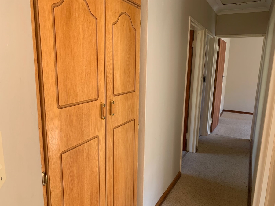 To Let 3 Bedroom Property for Rent in Heuwelsig Free State
